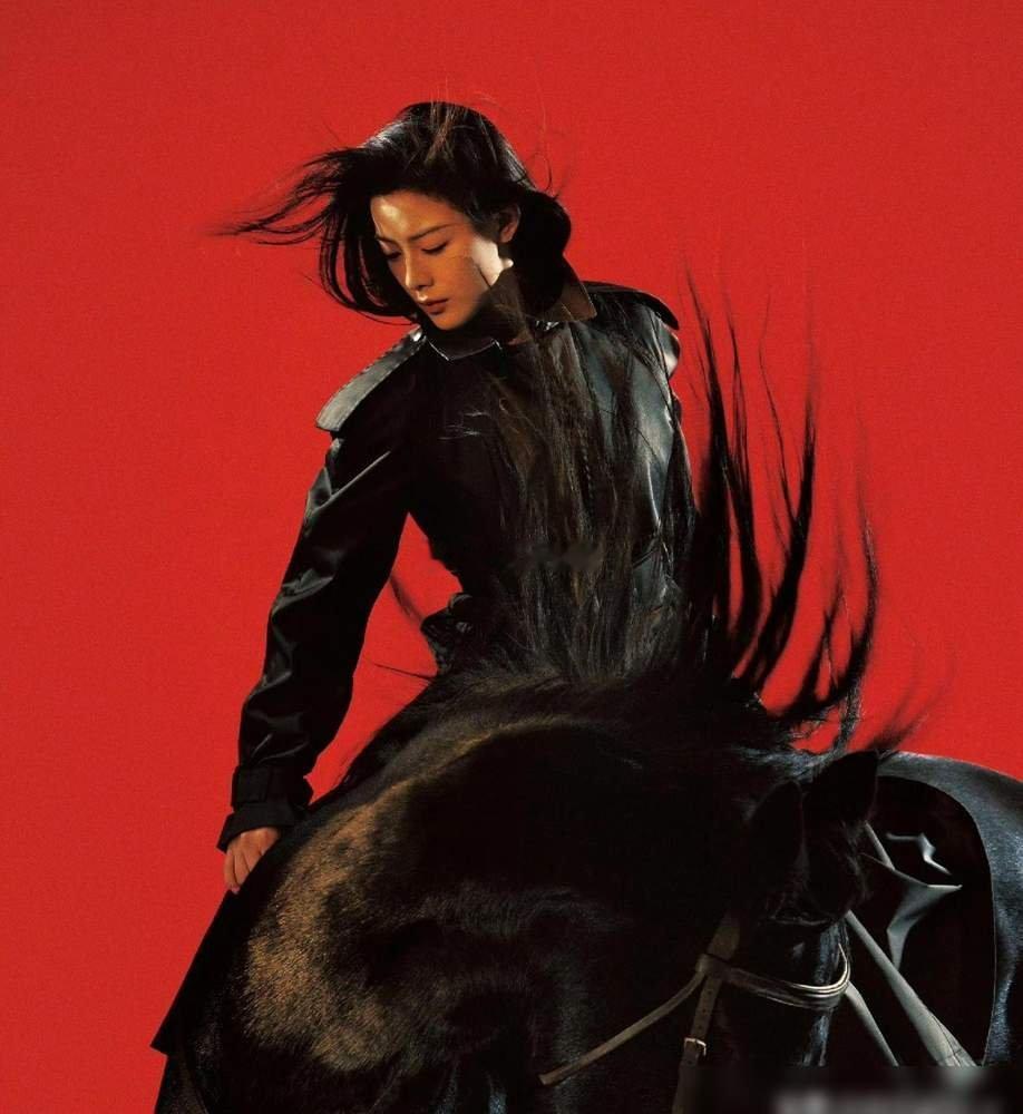 陈丽君捡了个大饼？真相烫手。2026大年初一。陈丽君演阿育娅。官宣了。但风是从大