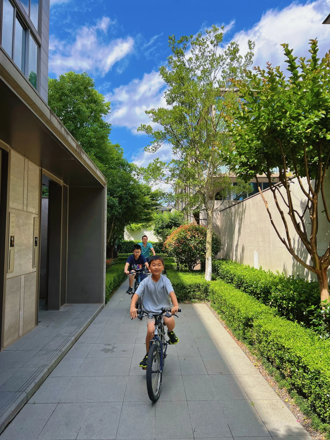 带娃住进，没人要的郊区别墅，生活怎么样了？