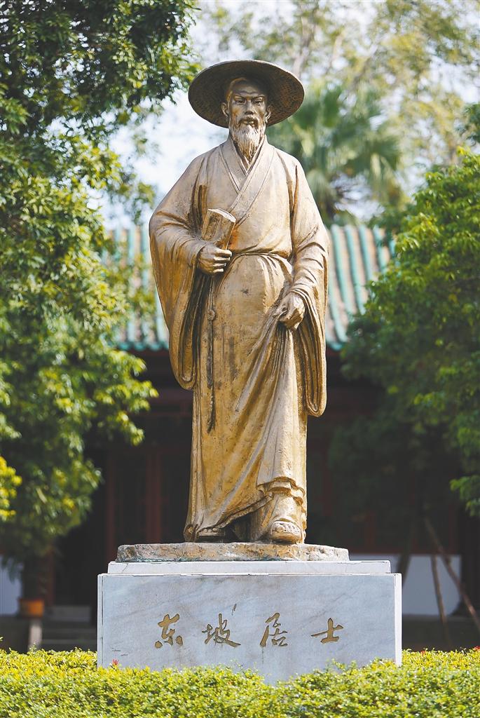 苏东坡：不是“一蓑烟雨任平生”才洒脱，而是黄州东坡种地时，蹲在泥里数蚯蚓，突然笑