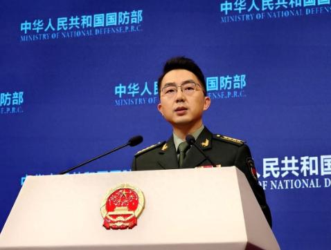 国防部发布会，一个记者突然抛出个尖锐问题：要是日方强行登钓鱼岛，怎么办？记者