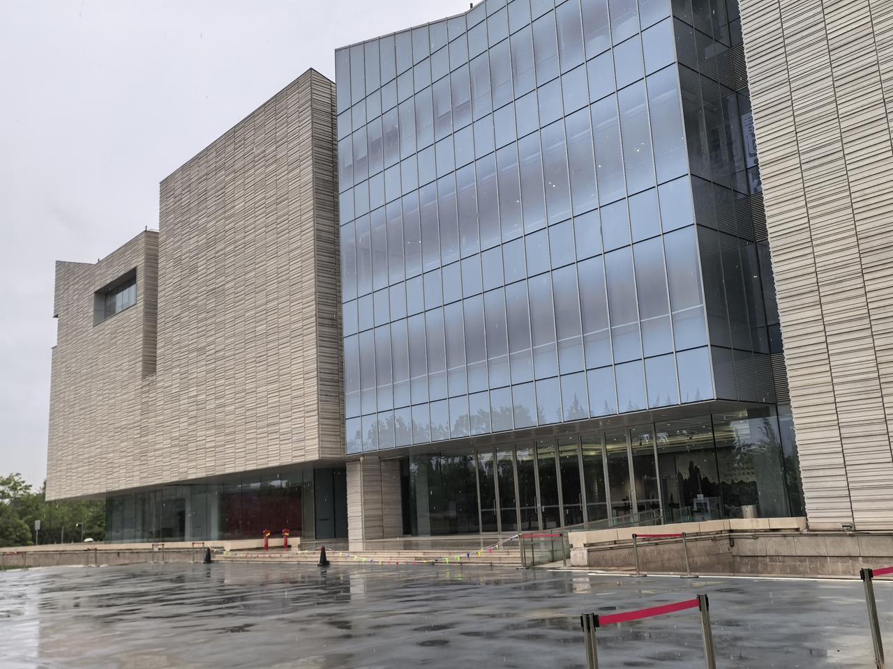 云南省昆明市城市规划馆，位于昆明滇中宝丰公园内，环境安静舒雅。本来是要预约参观的