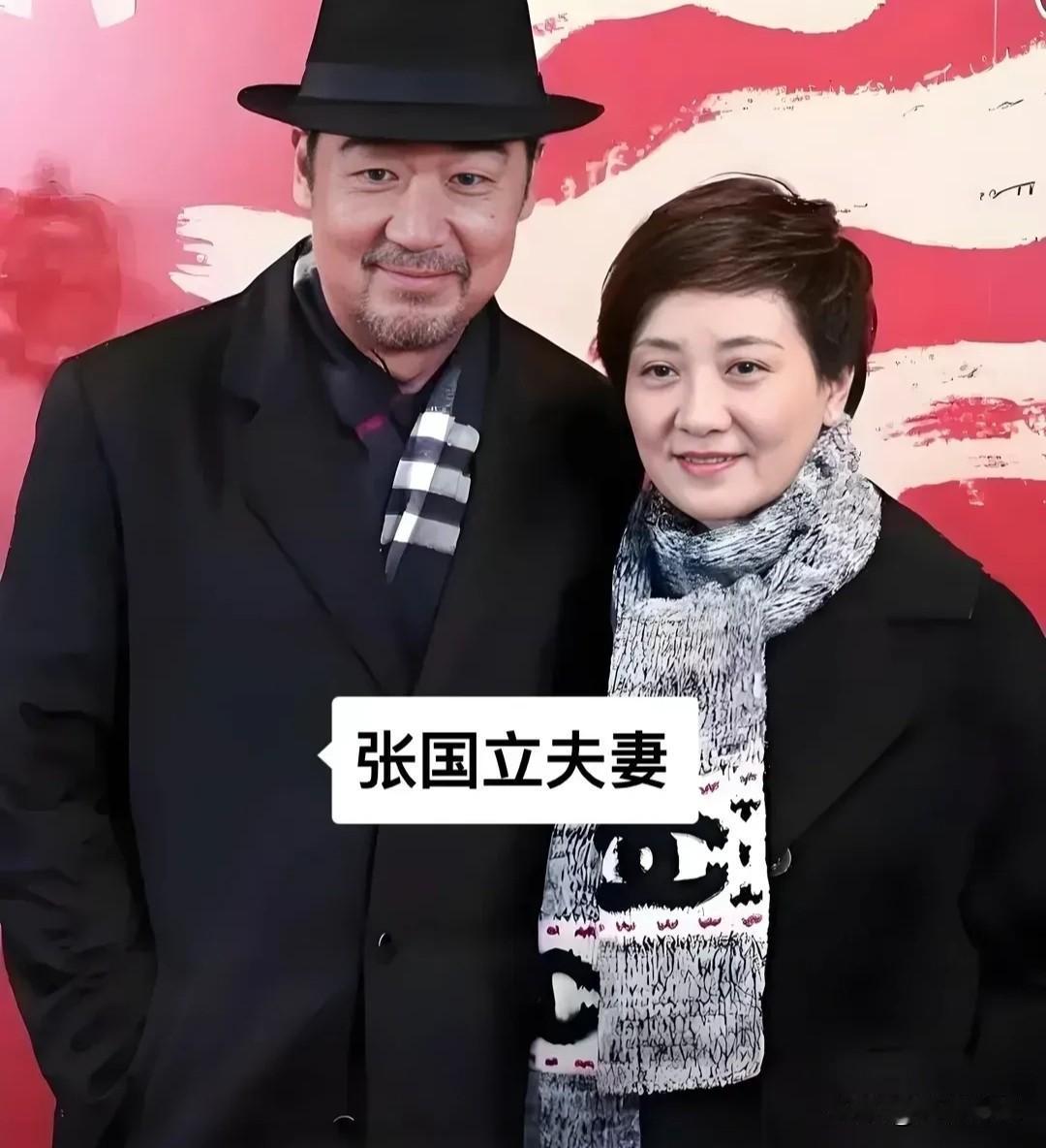 仔细一看，这12对娱乐圈二婚也很甜蜜，对对和和睦睦，对对甜甜蜜蜜，对对不离