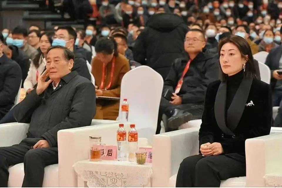 宗馥莉代理律师否认相关证据效力【宗馥莉律师称宗庆后生前未指示资产分配】据彭博社