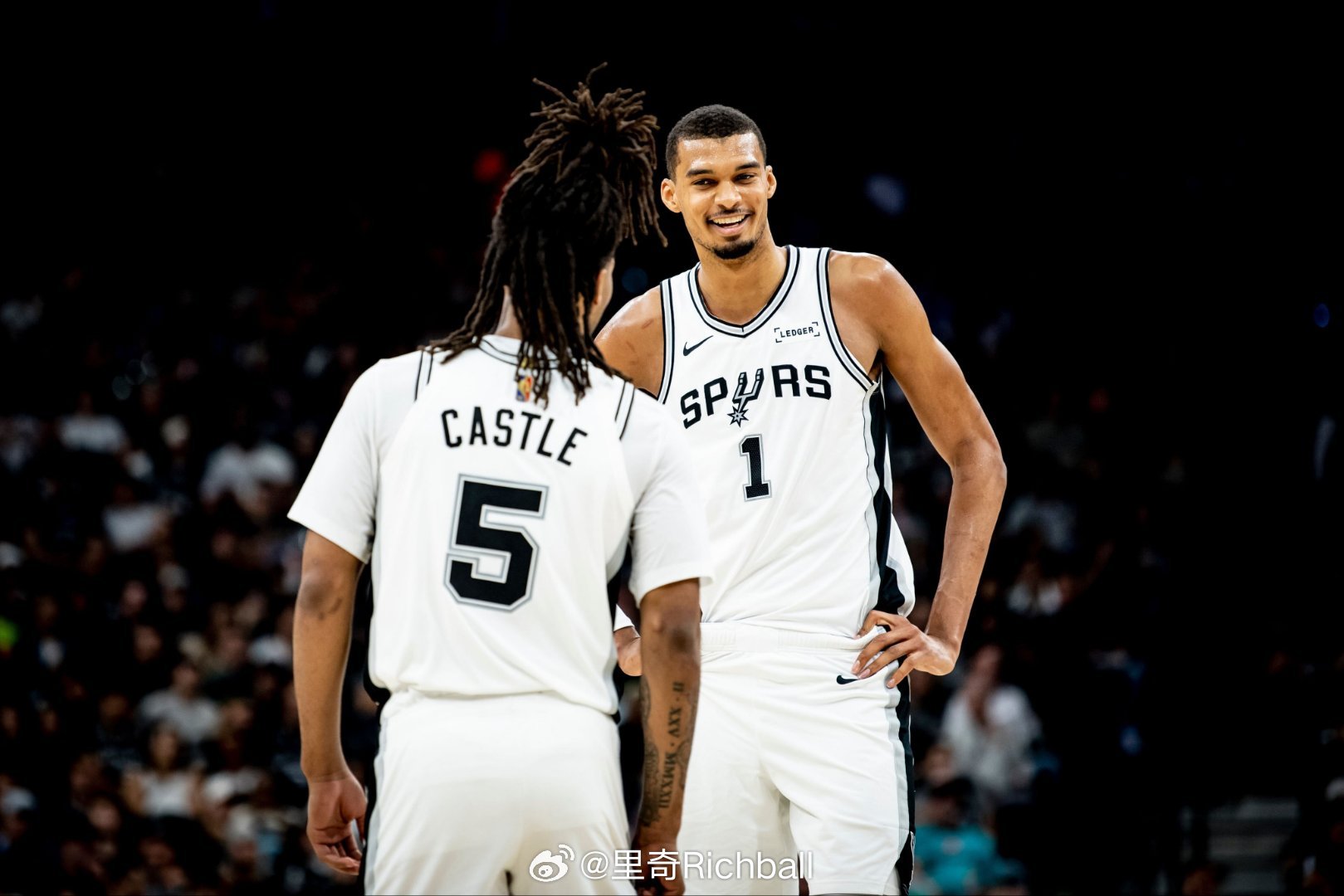 真羡慕马刺，这对内外组合，3年级的文班已经开始进入MVP争夺，2年级的卡斯尔也已