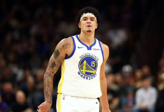 桑托斯明显是有巴特勒指点，打法全都是走的巴特勒的路数，而且桑托斯也确实没少向巴特