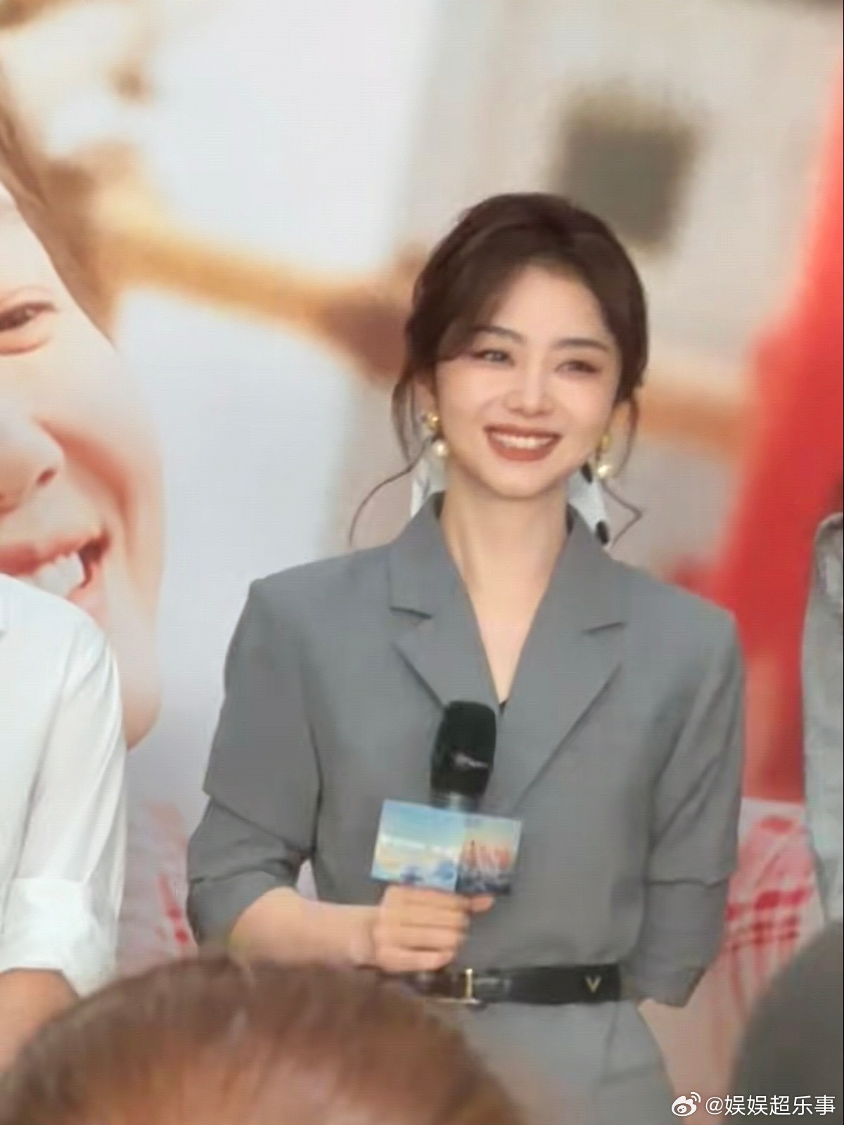 我觉得谭松韵现在有种成熟女人的美