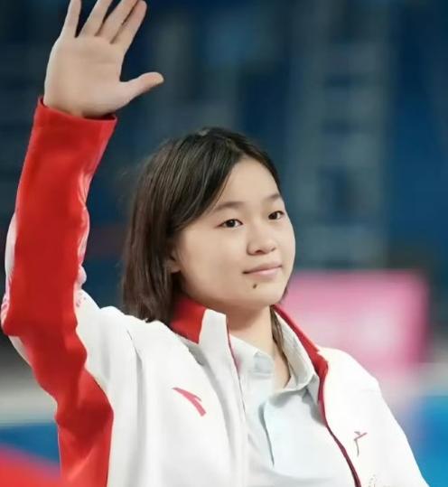 全红婵，已报警！4月8日，17岁的全红婵，突然冲上了热搜，这次她所在的训练