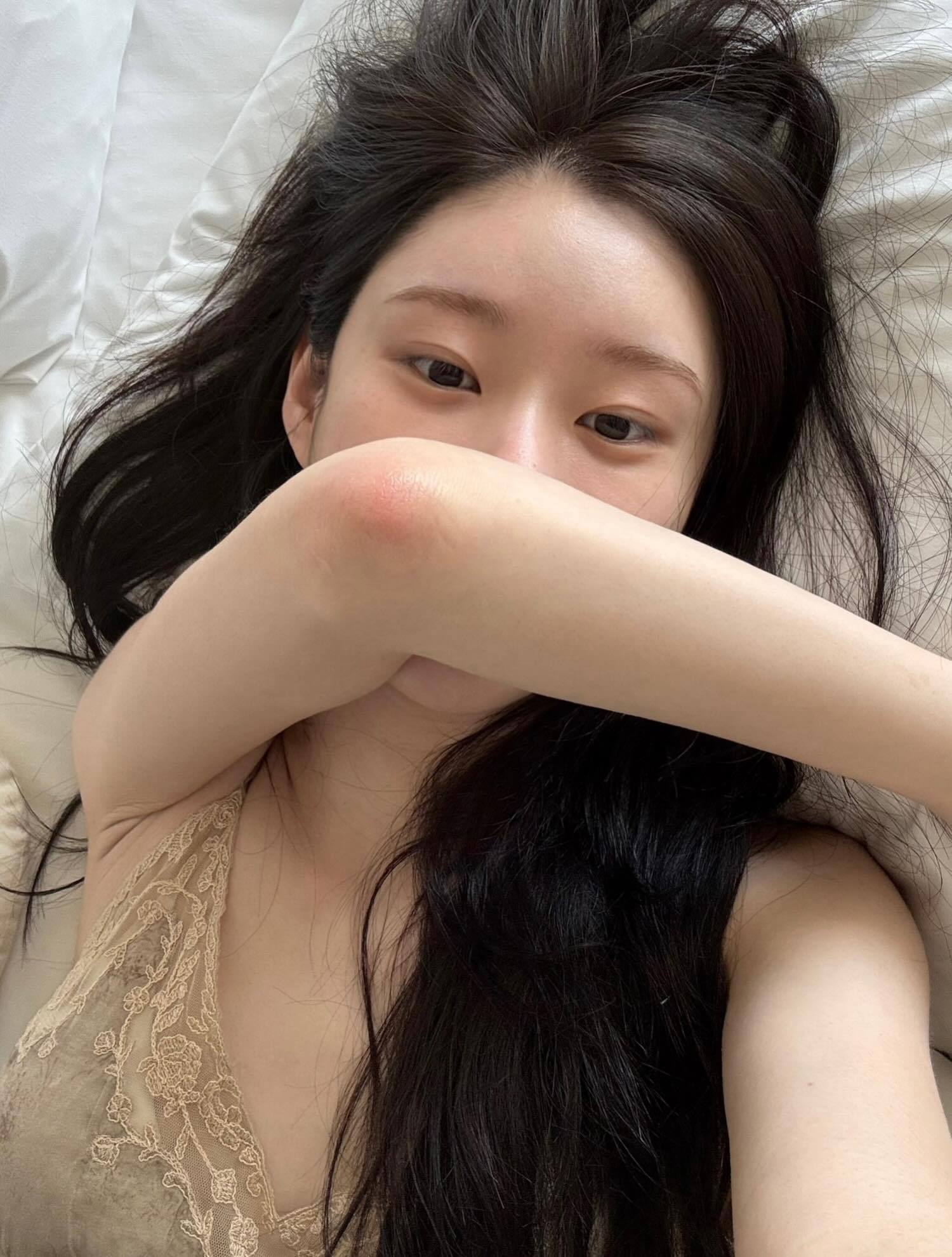 李彩领INS更新🤍🩵
