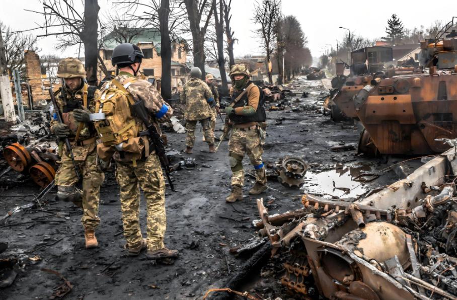 仗打了1000多天，美国终于发现不对劲：原来中国三年前就选对了，一场本以为会速战