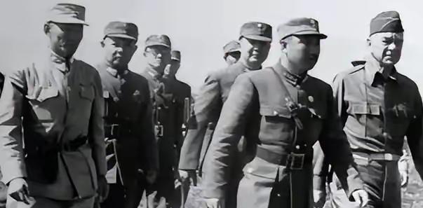 1949年，郭汝瑰起义后才发现，最信任的参谋长许亚殷竟是军统卧底，起义后，许亚殷