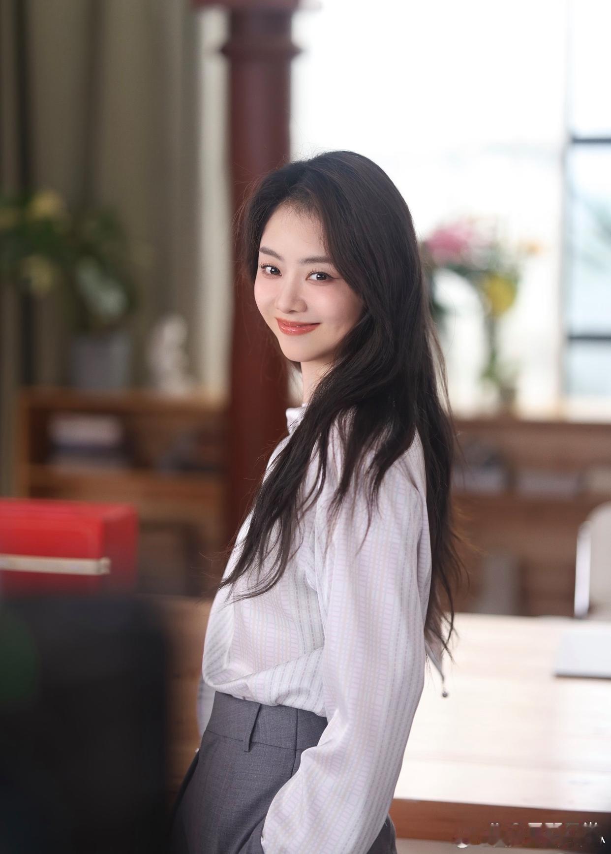 1.谭松韵和刘学义没有交往，后续发展的可能性也很低。女方目前并非单身，感情状态