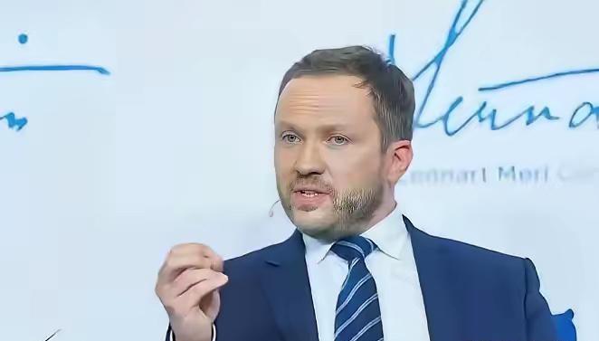 这是什么逻辑？近日，在欧洲安全论坛上，爱沙尼亚外长查赫克那大放厥词：“想要彻底