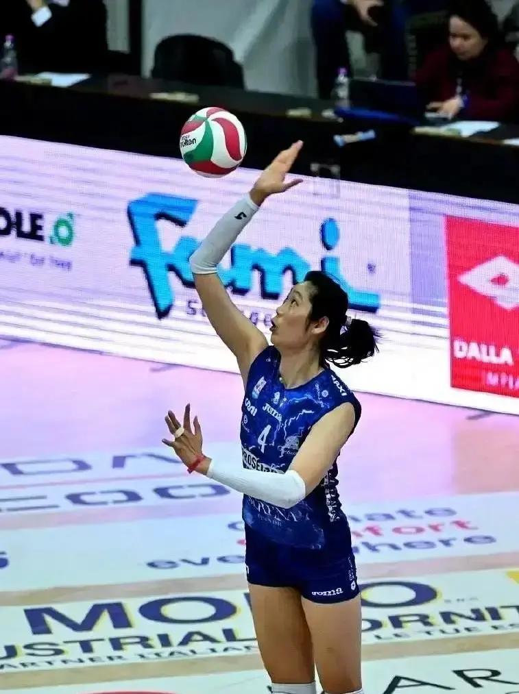 58分扣球成功率，还防得住吗？她跳起那一下，时速93公里，球直接砸在三米线