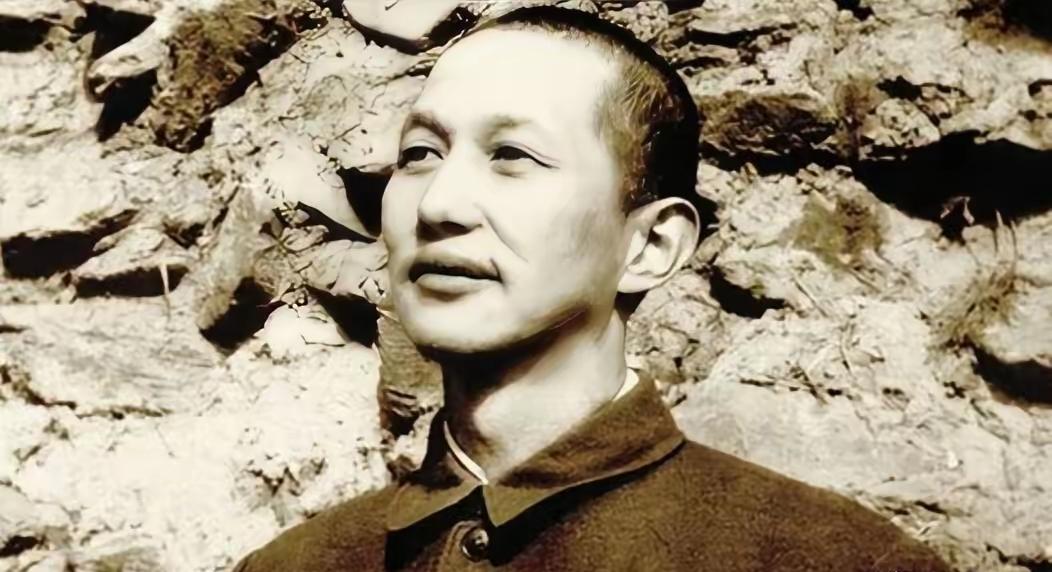 抗战中，洪学智给24团团长谢振华布置任务，他却满脸轻松，很不在乎。洪学智忍不住说