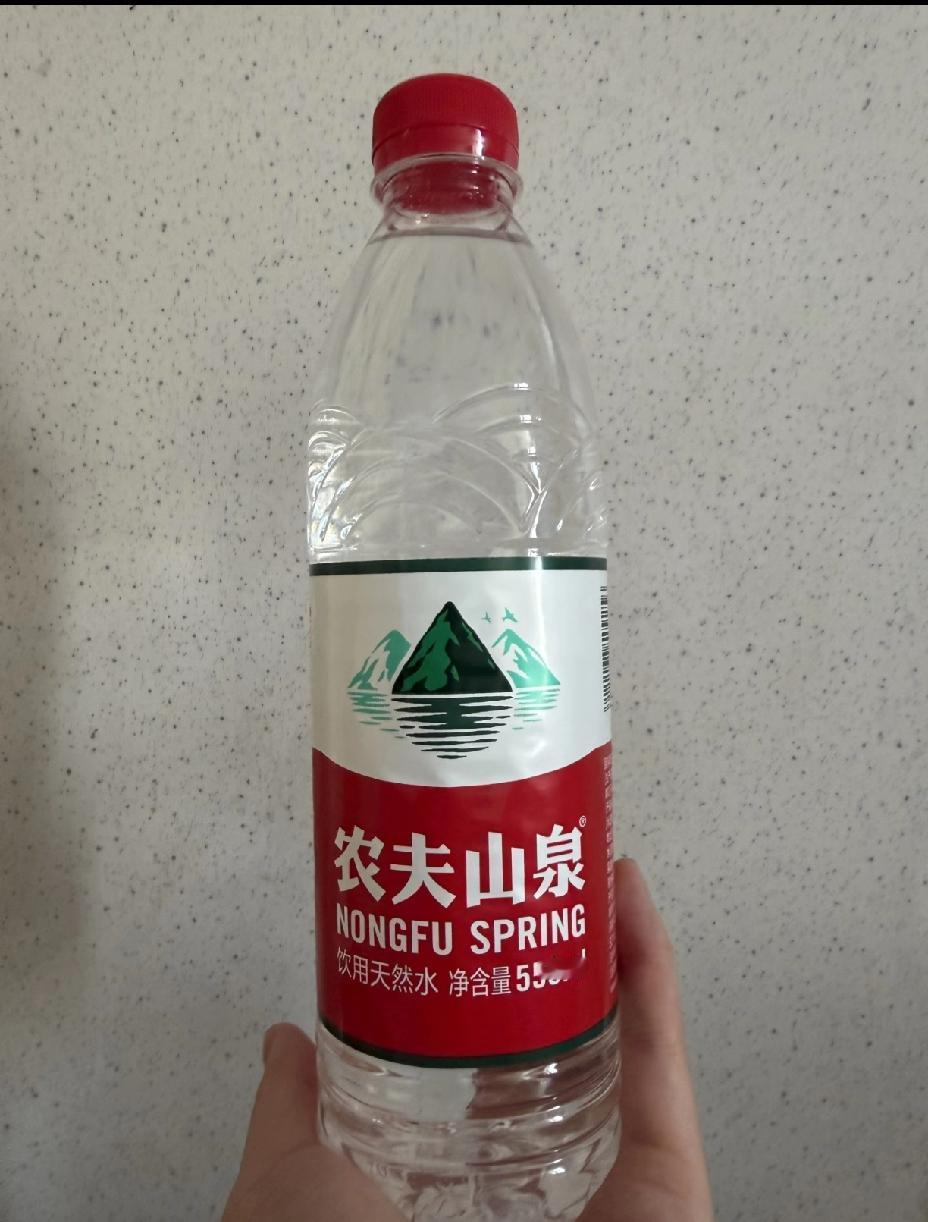 全国包装饮用水品牌前10名：1.农夫山泉2.娃哈哈3.怡宝4.