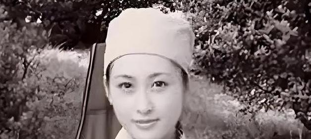 1950年，一次剿匪战斗中，一战士死死地盯住了女尼姑丰满的胸脯，排长不禁气得青筋