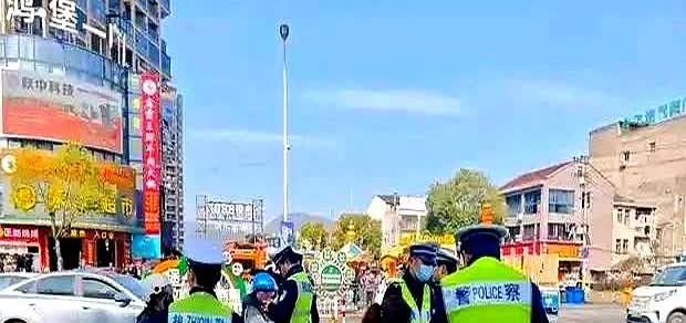 电动车电池60伏会被交警拦下！2025年1月13日发布的新国标明确要求，