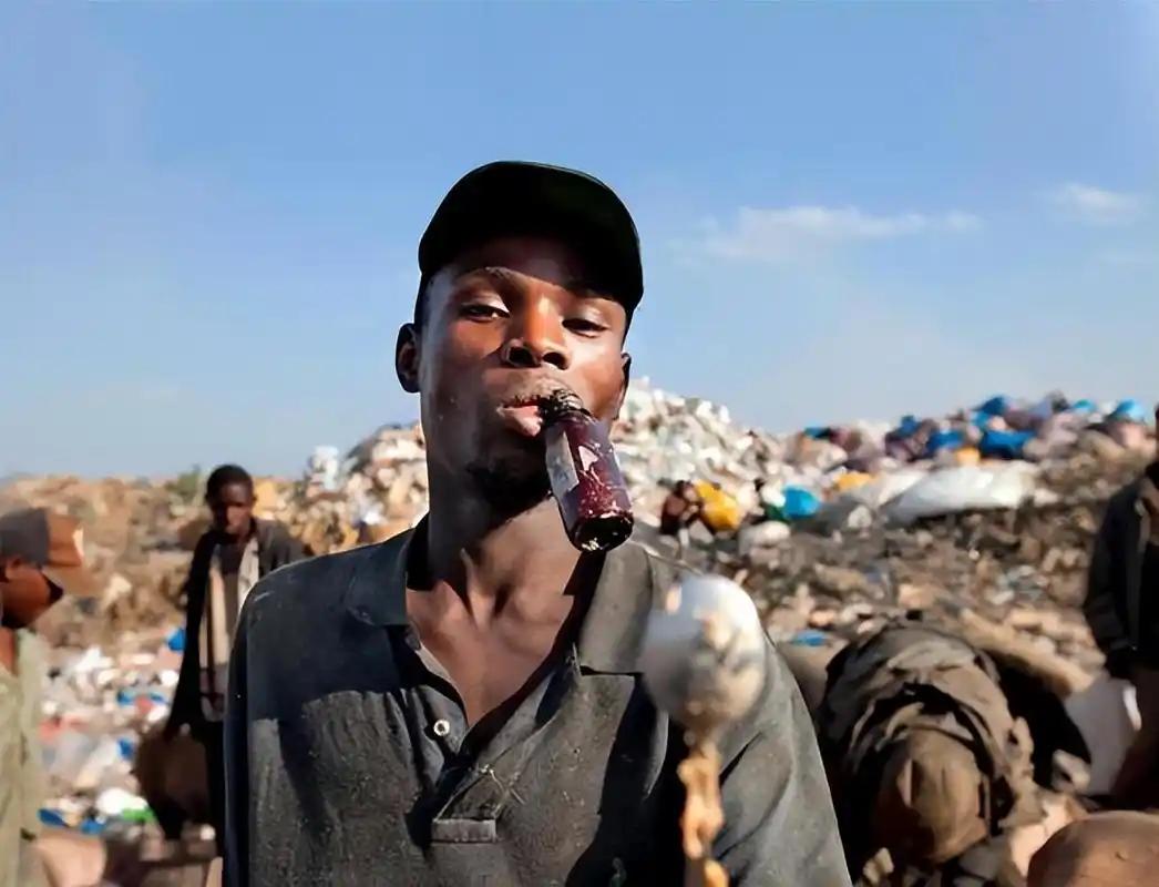 为什么非洲一直没发展起来？我来讲一个实例：非洲第一大国，尼日利亚，人口2.5亿。