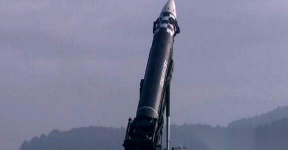 别再说什么人道主义了，美国不敢动朝鲜，纯粹是因为怕。说白了，美国一边在中东