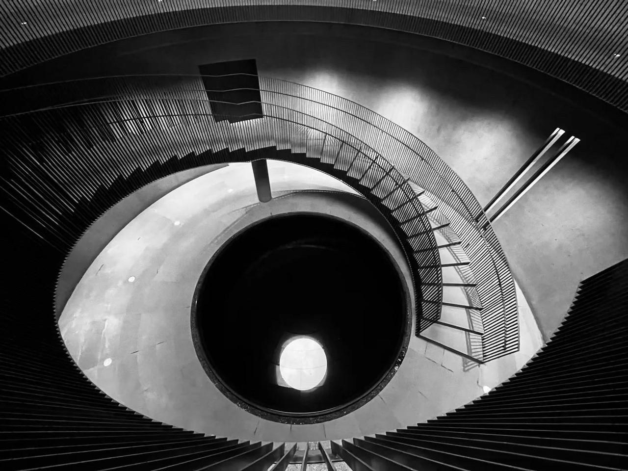 恐怖！一定要警惕！日本人在广东最重要的水源地建美术馆，且建筑外形就是是全视之眼