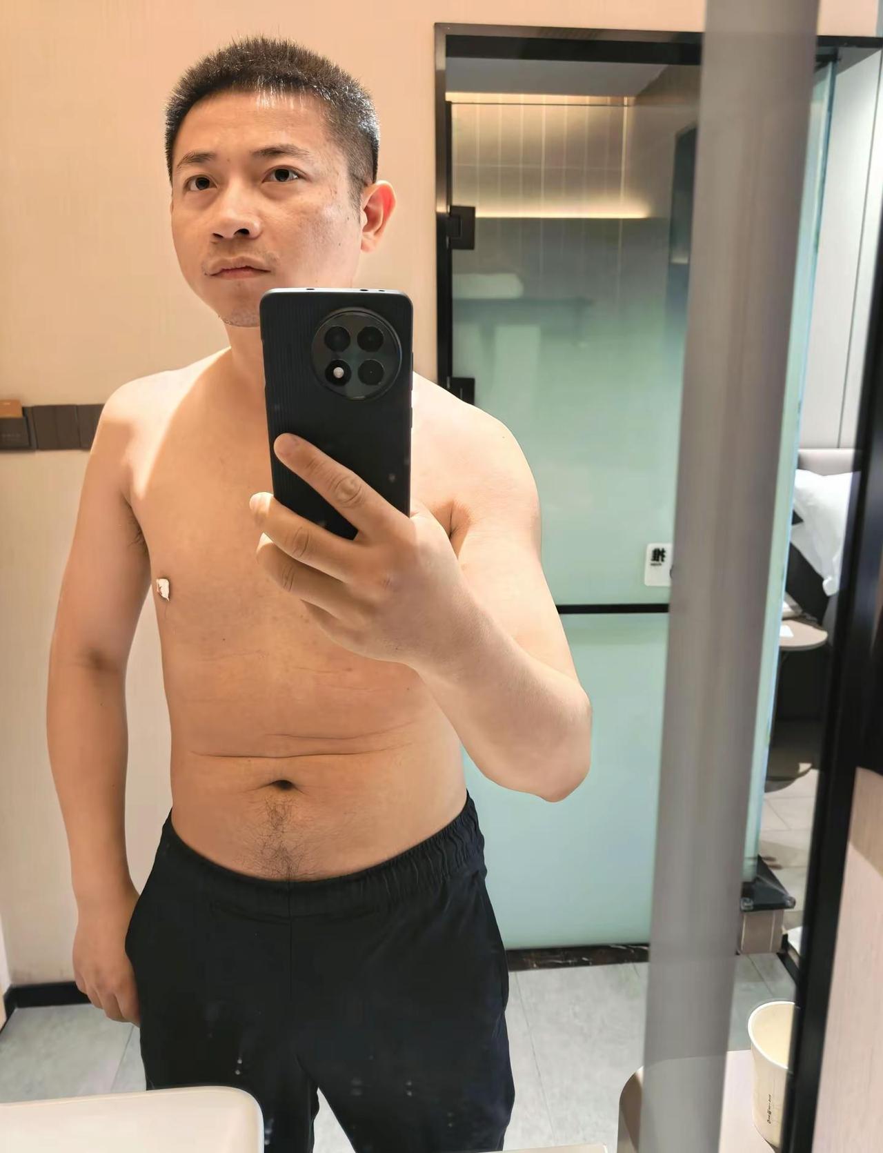 身高170cm、体重73kg日常随拍记录。身高170cm、体重73kg日常随拍记