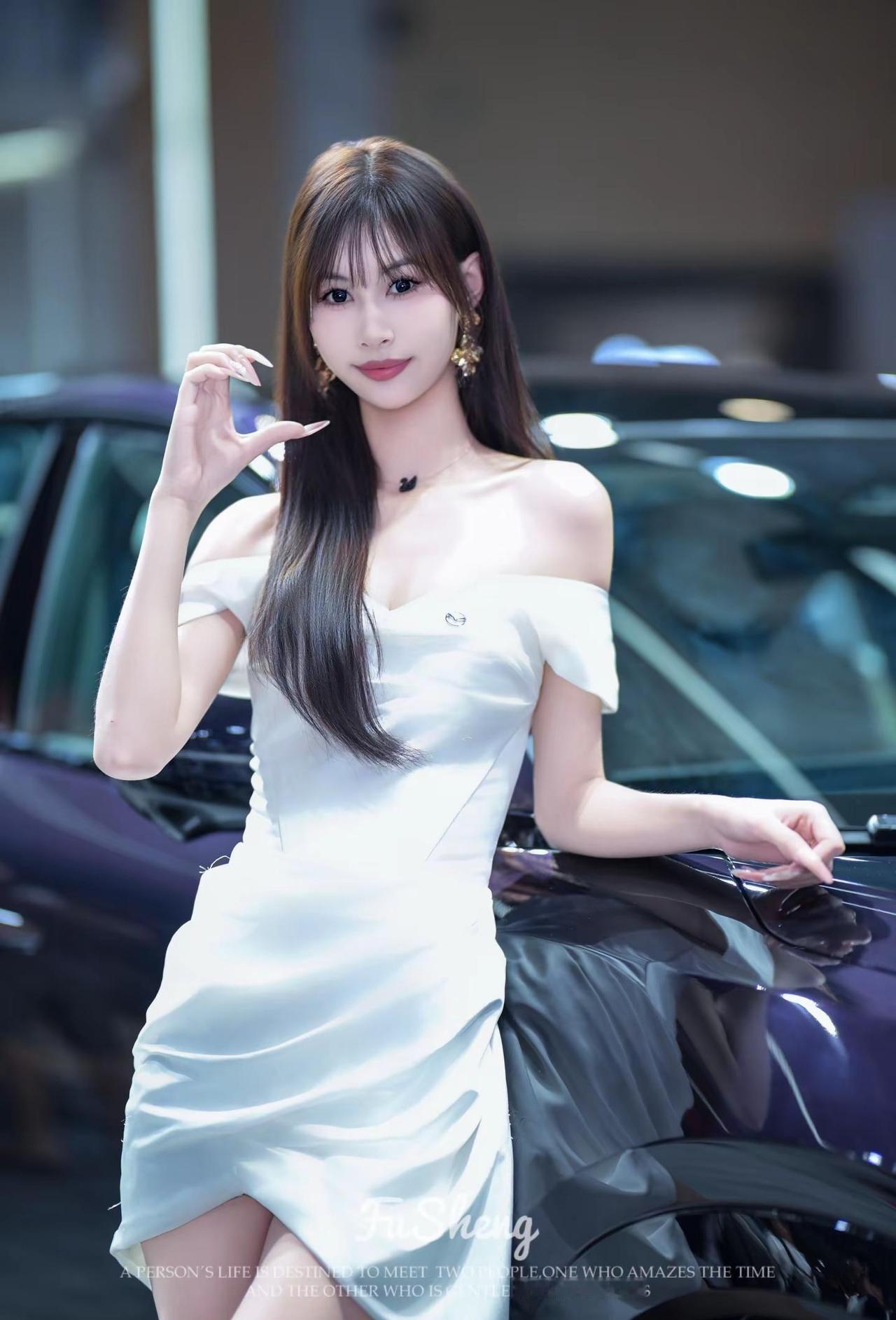 2026佛山车展美女车模车展现场车展美女浮笙