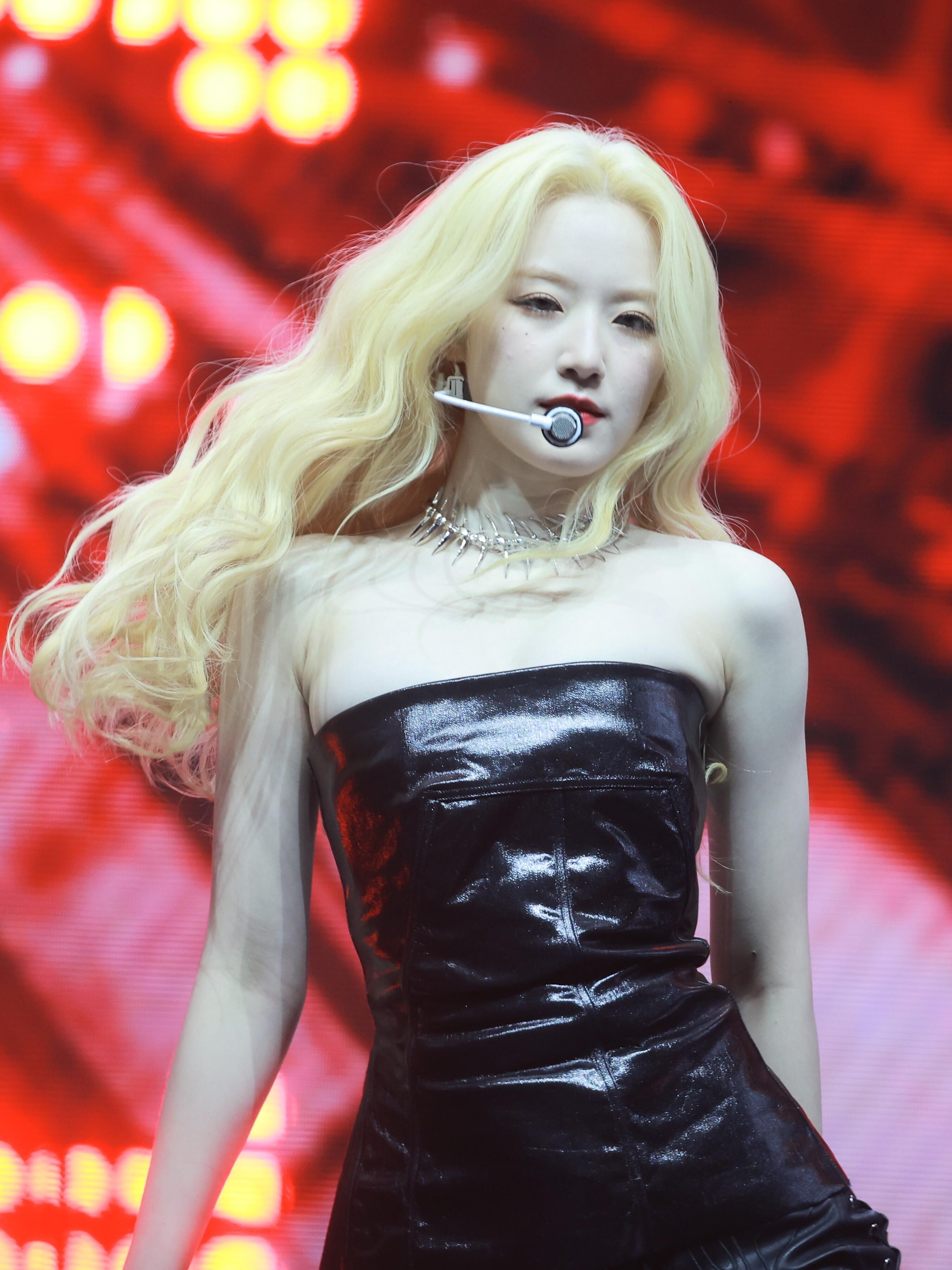 叶舒华舞台高清生图，好白好美鲨疯了。