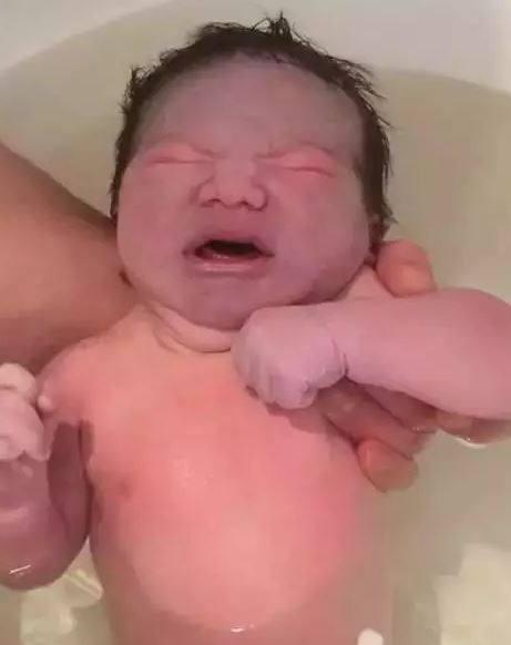 盘点那些刚出生时丑的妈妈想丢掉, 几个月后却超可爱的宝宝
