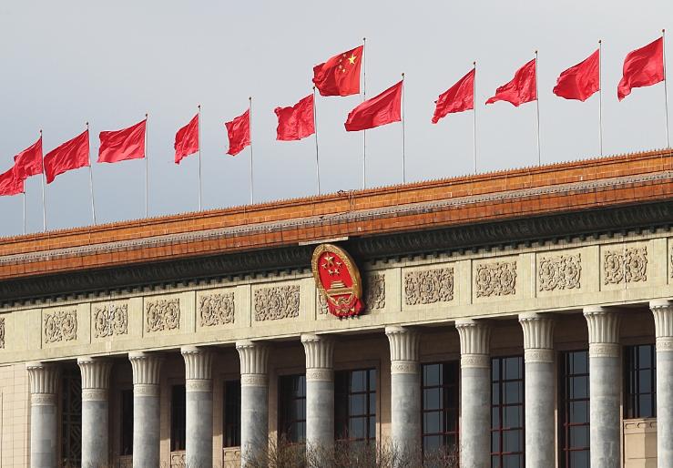 最近网上关于户口的讨论突然多了起来，不少人都在说，这东西以后是不是就没啥用了。