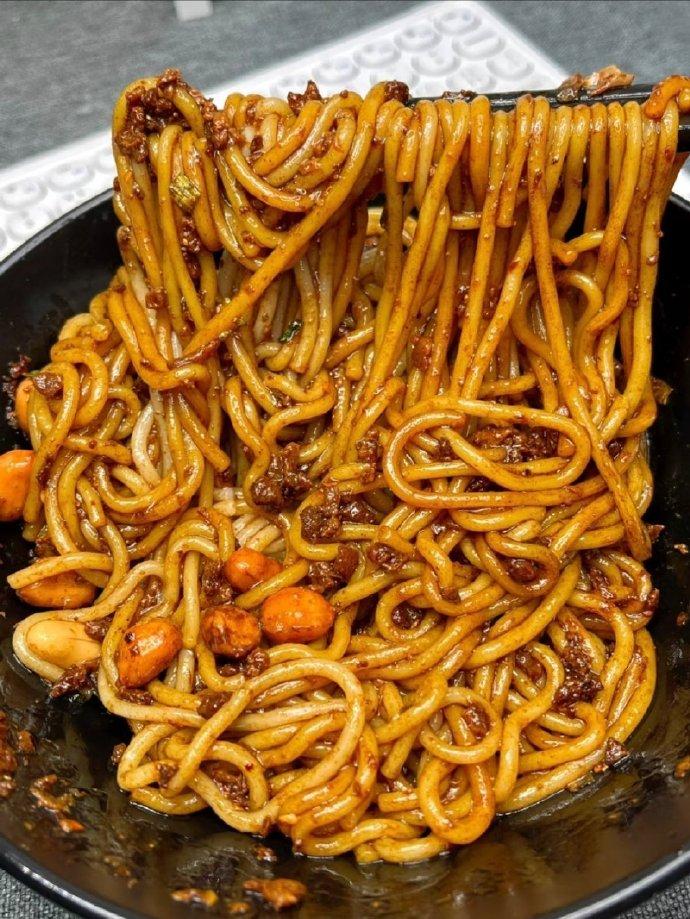 江西南昌旅游，这些美味早餐值得打卡！南昌早餐：1、南昌拌粉、各种瓦罐汤、白糖