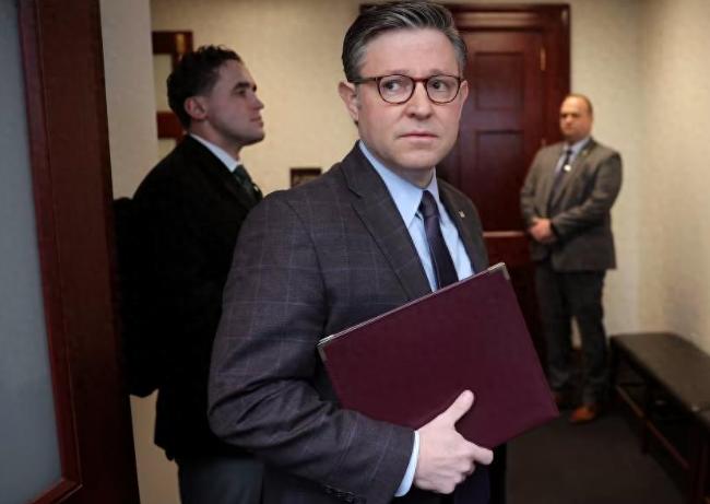 谁也没想到，美国国会连夜爆出大反转，当地时间2月10日晚上，一场关乎特朗普关税政