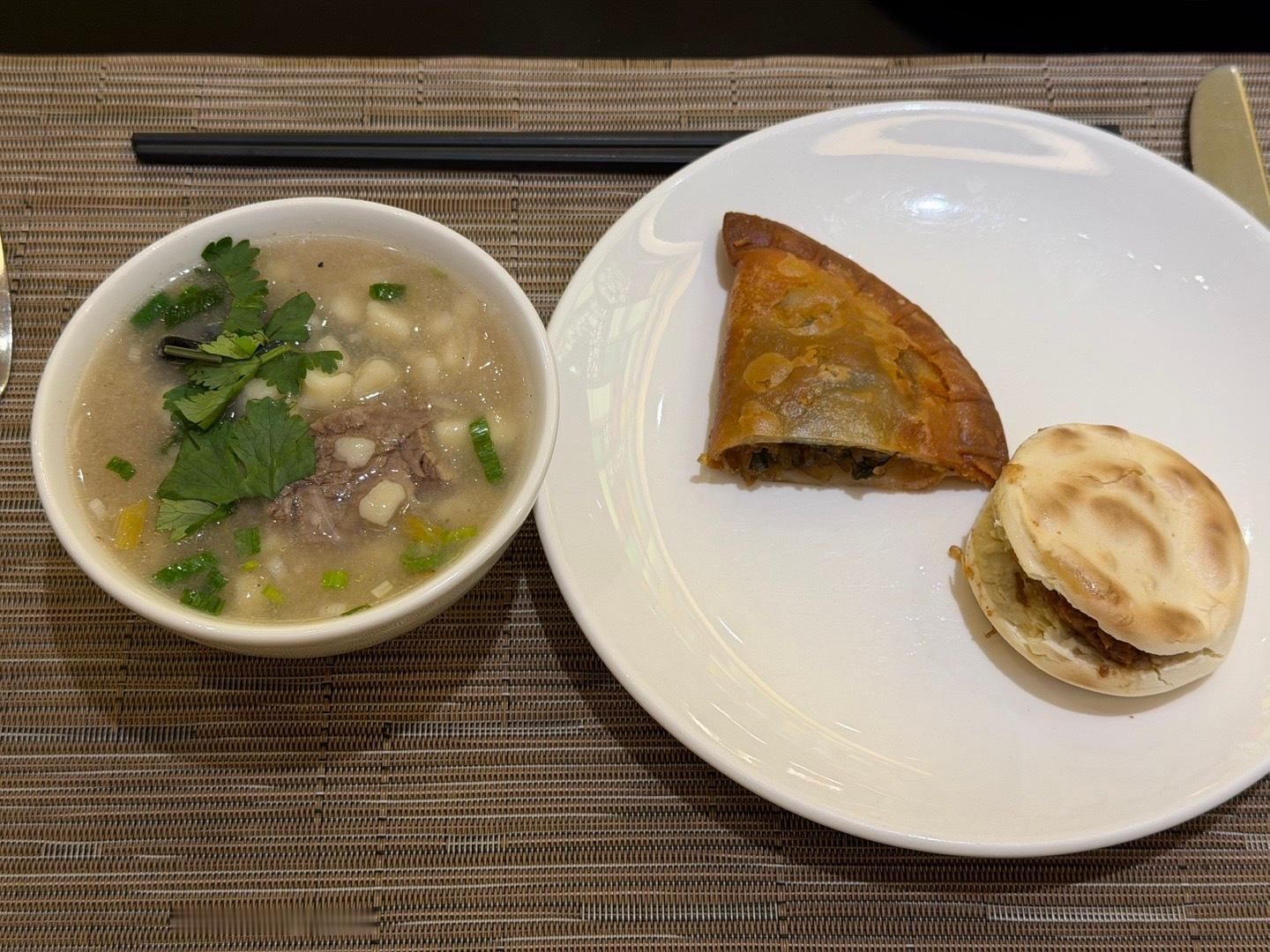 西安不愧是碳水之都，提到西安你最先想到什么美食​​​