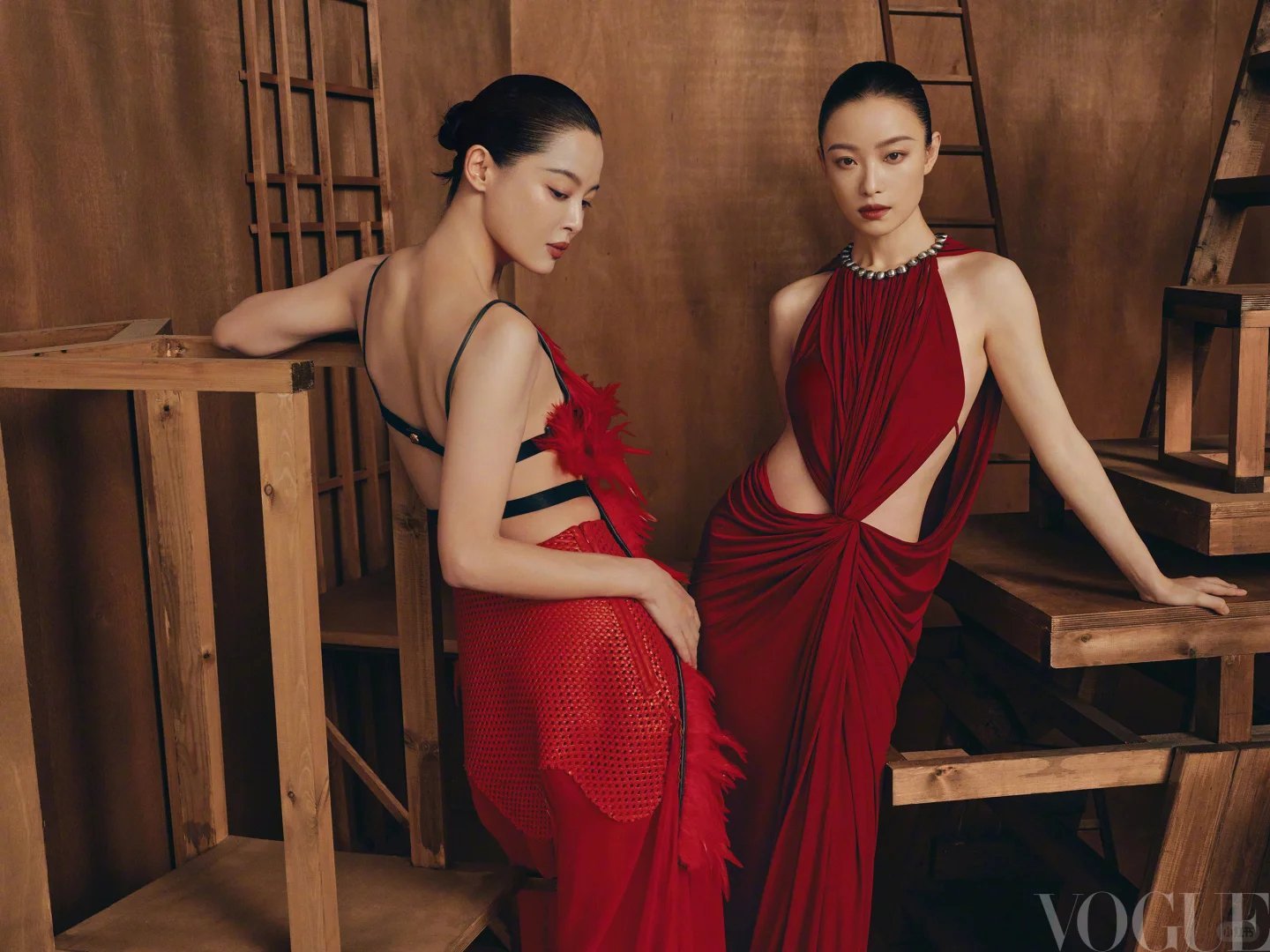 《Vogue》内页，辛芷蕾和倪妮这张拍的最好刘冲审美​​​