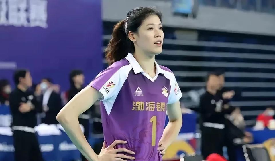 李盈莹“团队至上”宣言直击乱象1.金句掷地：“个人利益绝不能凌驾集体之