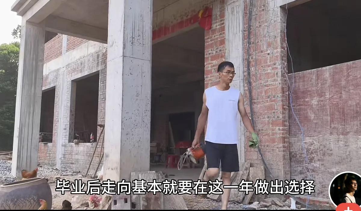 唐尚珺真的好勤劳哦，如今房子是自己出钱盖的，装修也是他出钱，可是刚盖好的房子，需