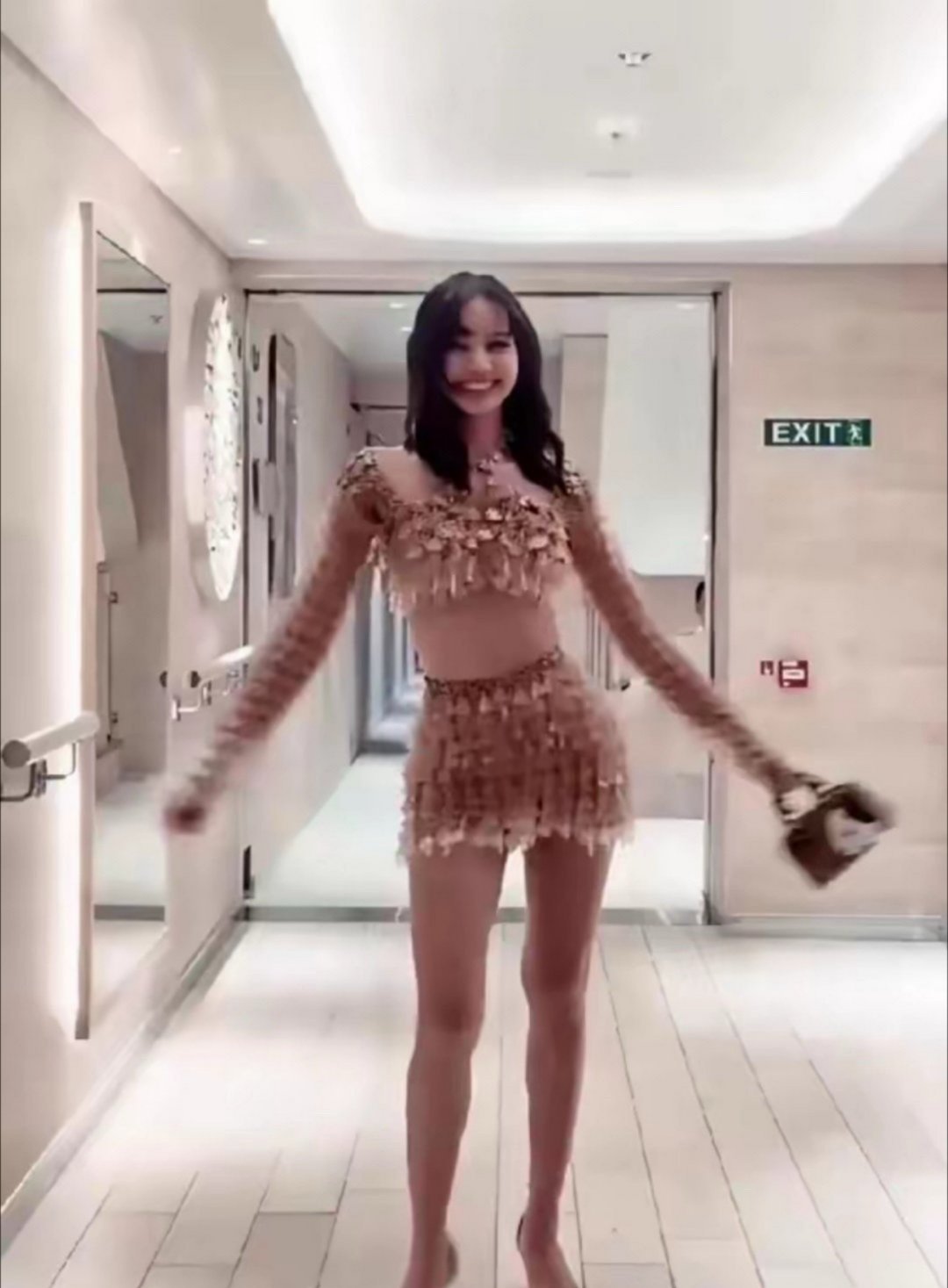 Lisa有一种上位成功后的小人得志感。​​​