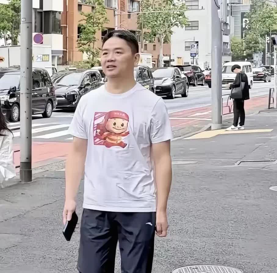 李宁现在估计大腿都拍断了！翻来覆去的想了一夜，怎么也想不明白？怎