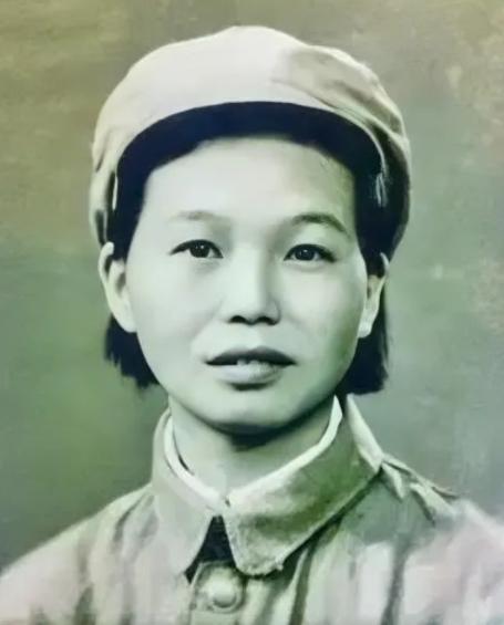 1943年，一位身怀六甲的新四军女干部，在溧水乡间被国民党顽军逮捕，之后她两次逃