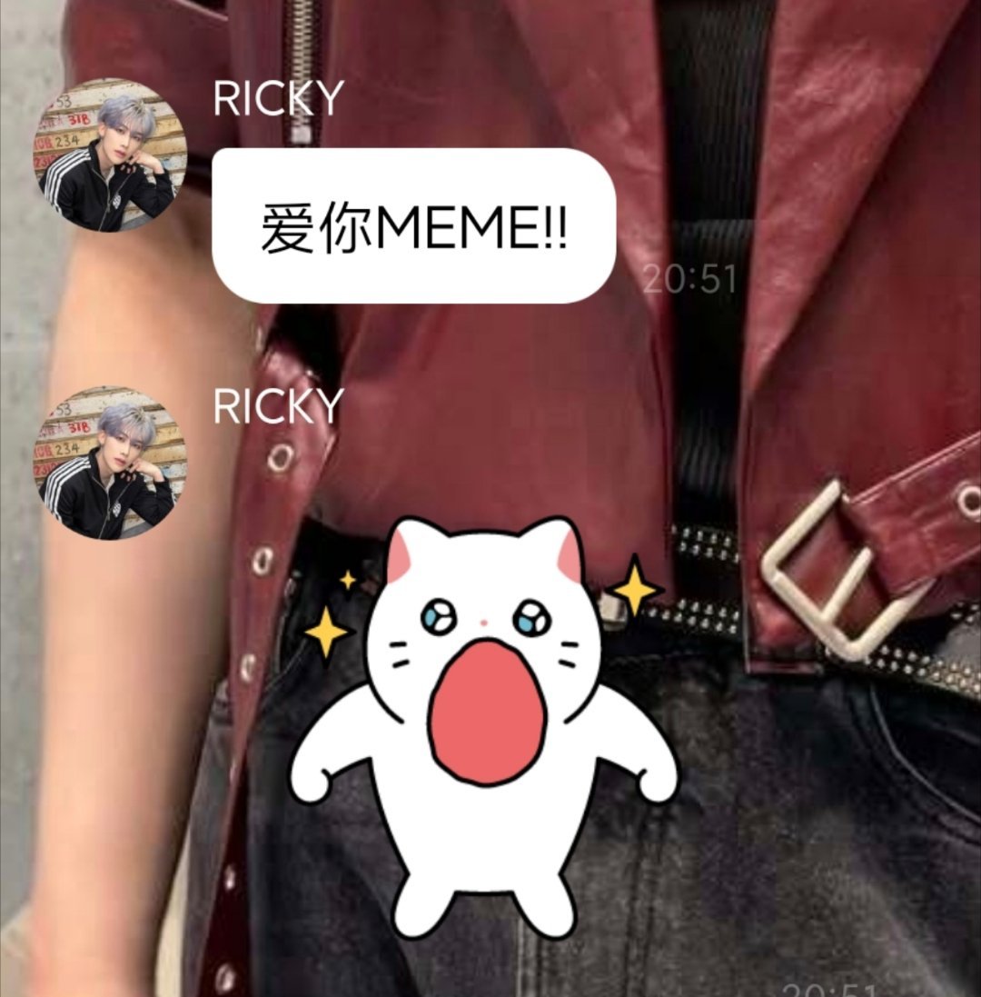 完了，他好像知道自己超可爱​​​