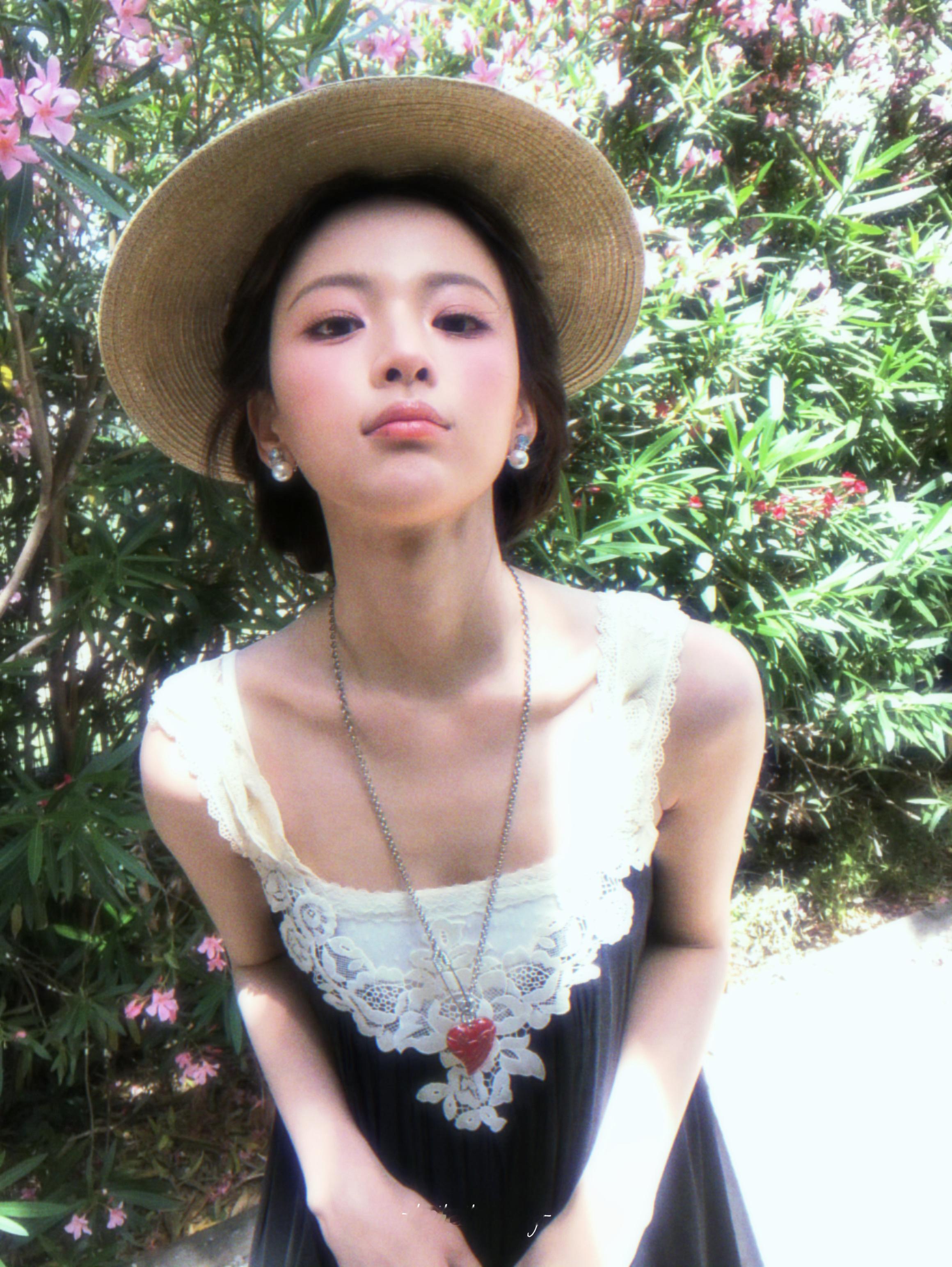 杨超越脖子给我咬一口