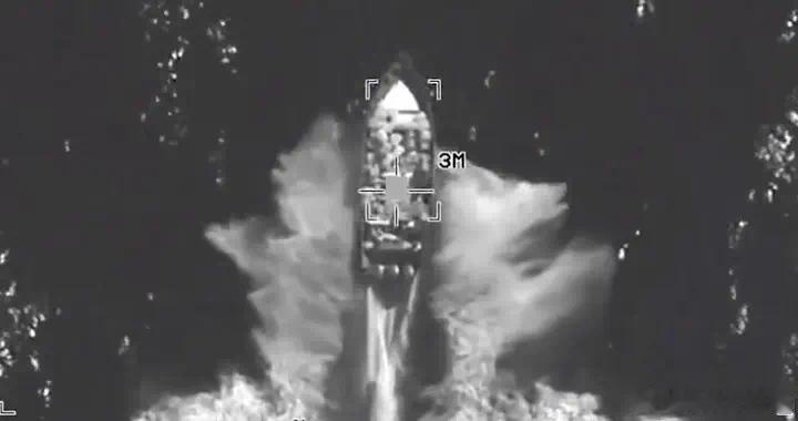 凤凰新闻【突发：美军发动致命打击】总台记者当地时间12月4日获悉，美国军方称当天