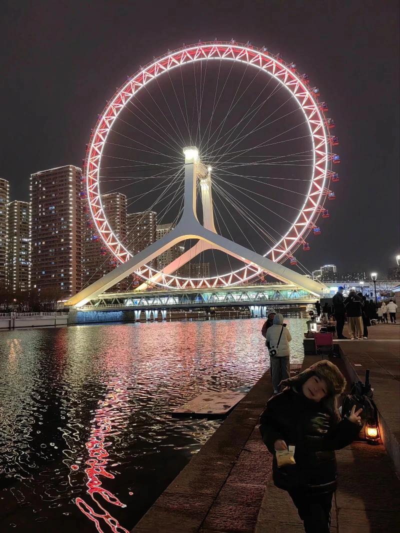 看到报道，海河有外地游客落水溺亡的消息心里真是难过，一家四口母亲和大儿子没有救上