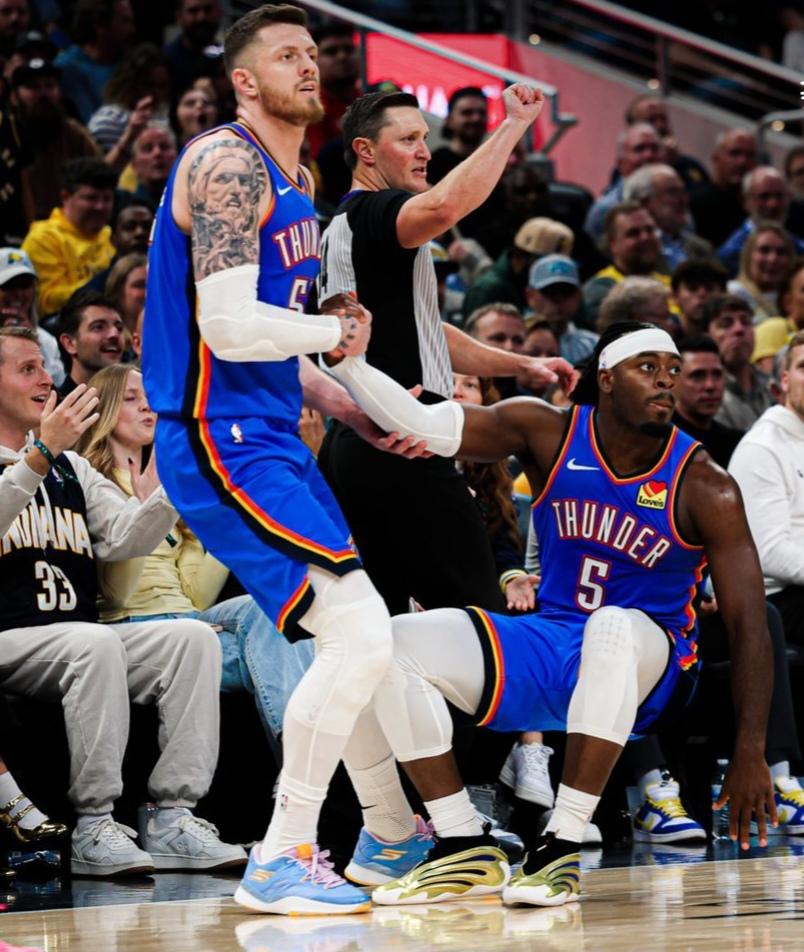 两场比赛打了四次加时，卫冕冠军雷霆太难了！离谱！新赛季开局卫冕冠军雷霆遭遇了四