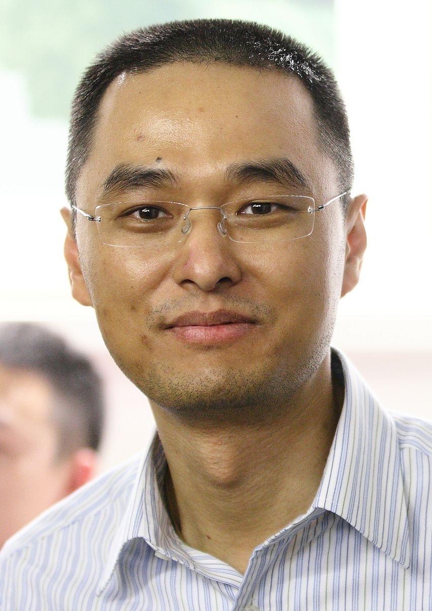 “身家8个亿”的北京协和医学博士冯唐，语出惊人：“越老越发现，人生第一件要紧事是