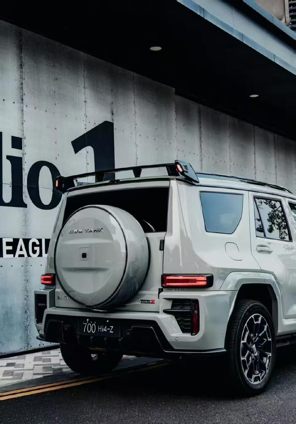 魏总直播翻车了？在4月2号，长城汽车魏建军和胖东来于东来共同参与的试驾直播中