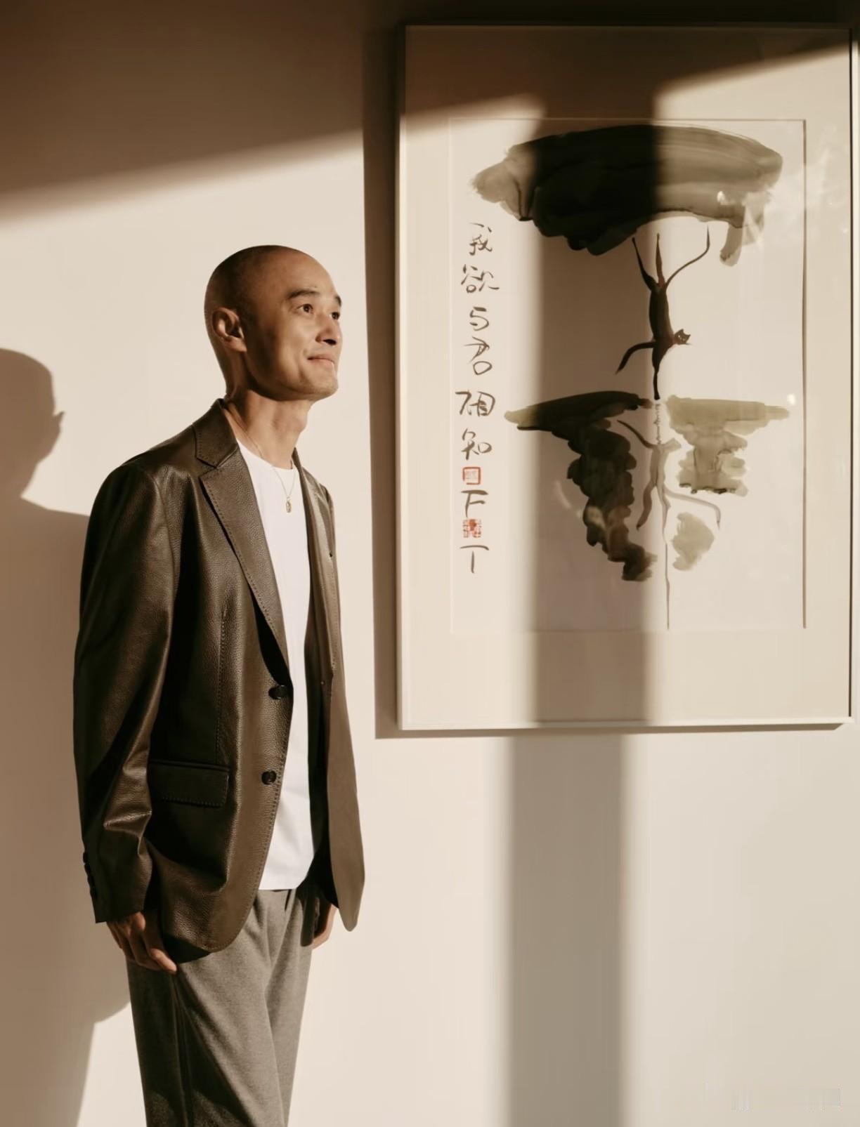 冯唐说：“人总有一天是要死的，很多人整天都在忙着赚钱，但其实那只是浪费生命，到底