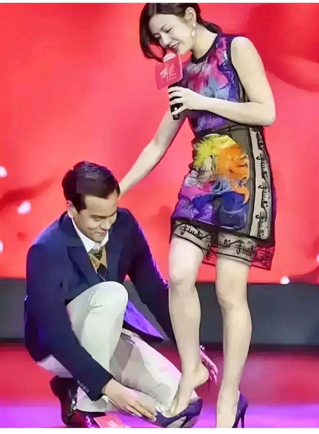 陈妍希，还是有点拒绝的。