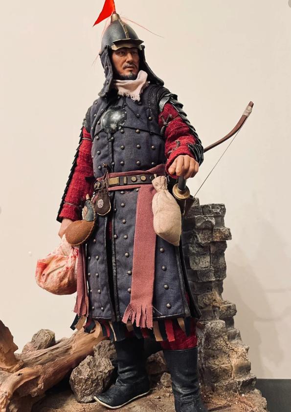 明朝末年，一总兵因丢失了5万石粮草，自知死罪难逃，遂对麾下五万部众说：跟我造反吧