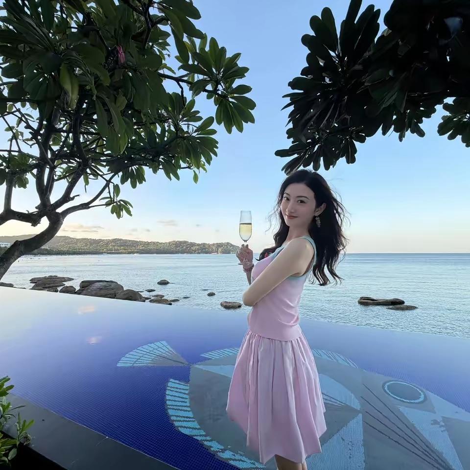 看了孙宇晨的小作文，给他算了一笔账，他为了景甜，包下蒙太奇拉古纳海滩附近宾馆