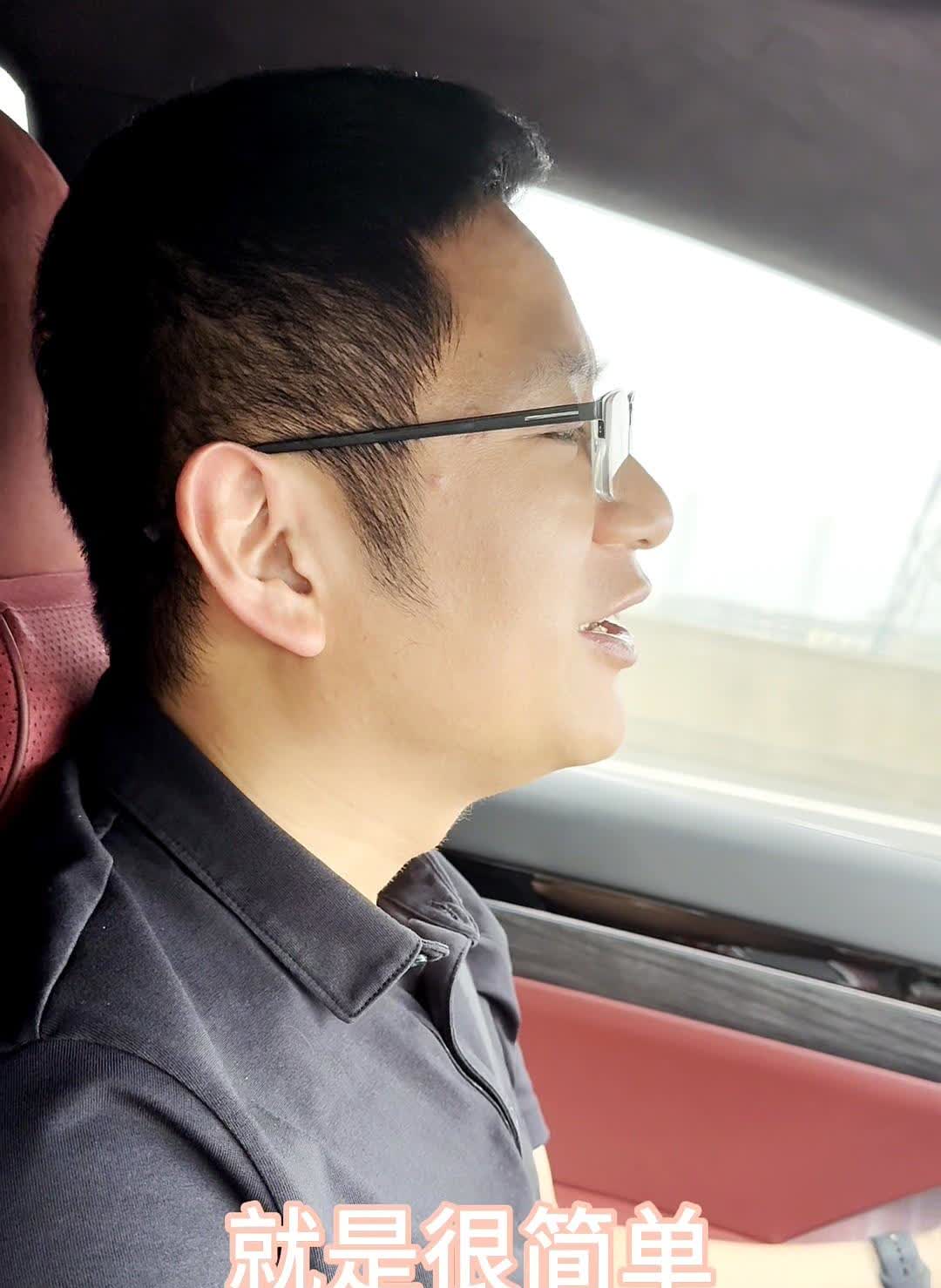 1673公里一口气跑完，司机手都没怎么搭方向盘，这是华为智界R7在无锡高速上给同